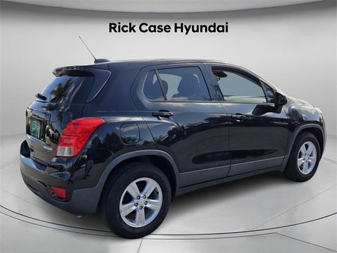 Used 2019 Chevrolet Trax LS image 7