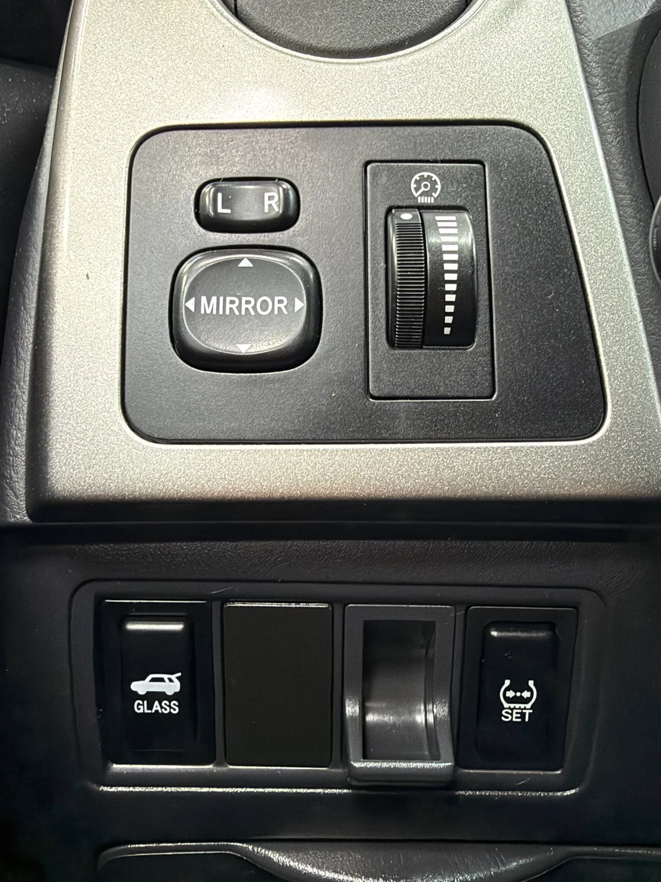 Used 2006 Pontiac Vibe w/ Sport Package FWD image 23