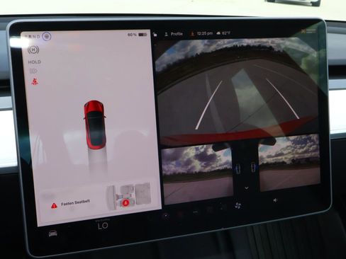 Used 2022 Tesla Model 3 Standard Range image 24