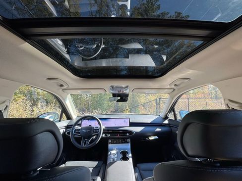 New 2026 Genesis GV70 2.5T Select image 3