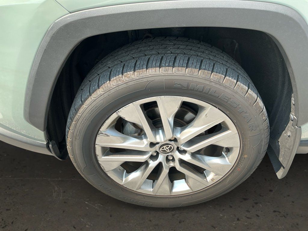 Used 2023 Toyota RAV4 XLE Premium AWD/4WD image 10