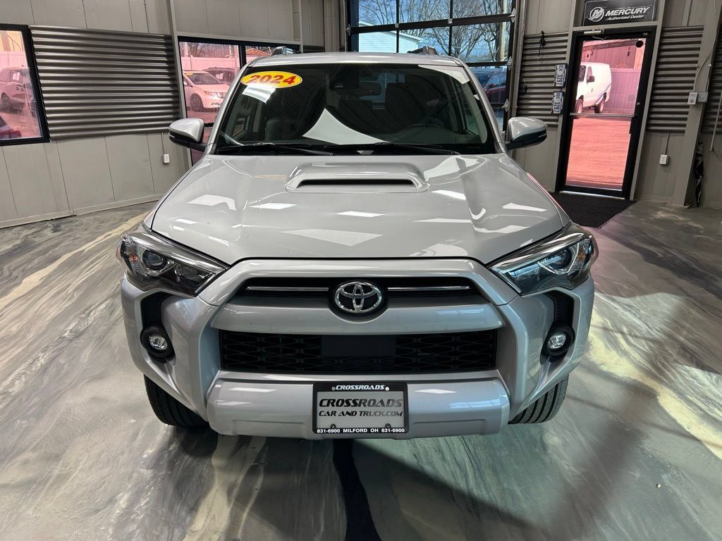 Used 2024 Toyota 4Runner TRD Off-Road Premium AWD/4WD image 38