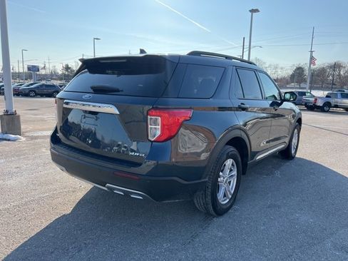 Certified 2023 Ford Explorer XLT w/ Equipment Group 202A image 4