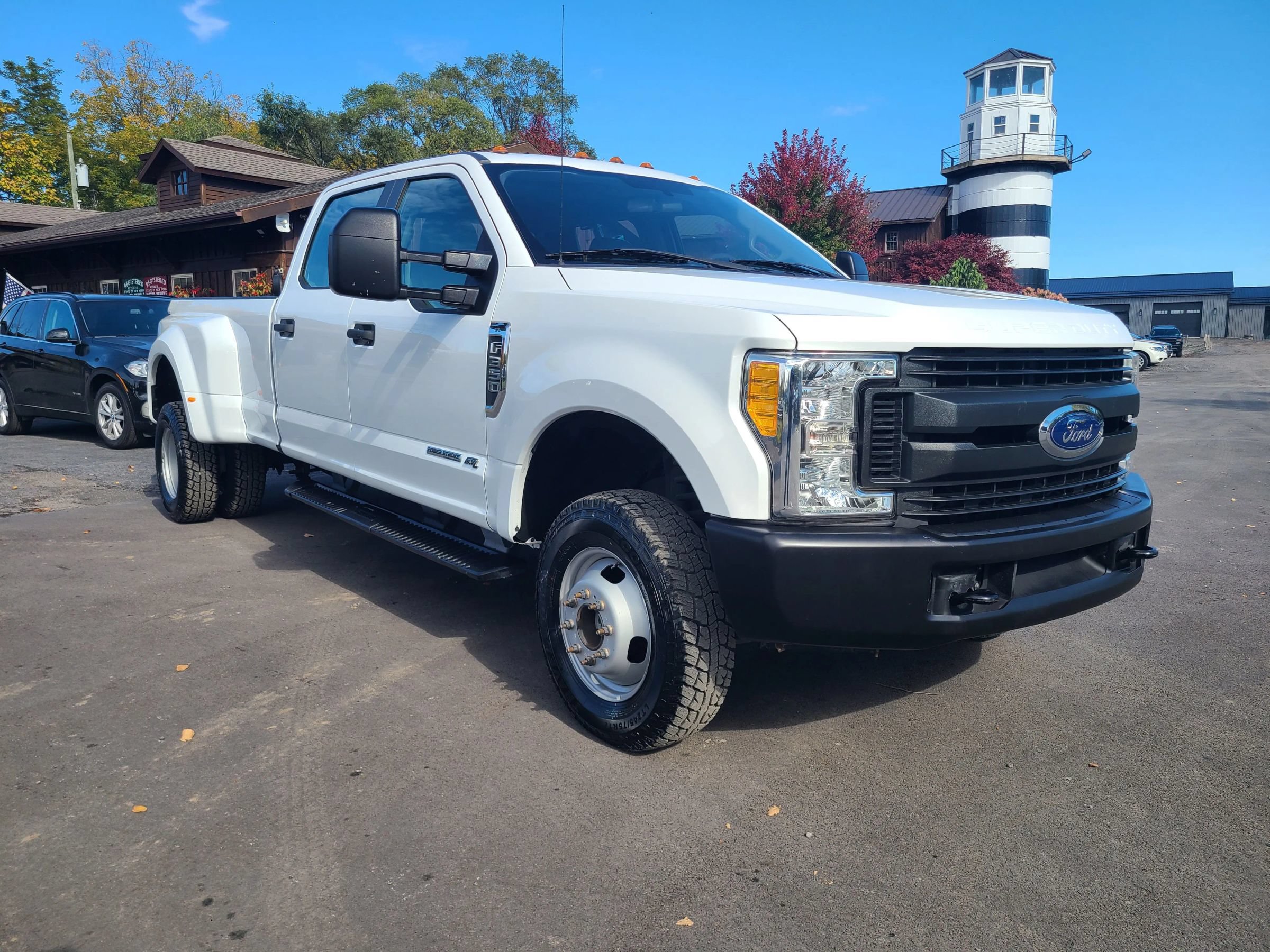 Used 2017 Ford F350 XL w/ Snow Plow/Camper Package AWD/4WD image 3