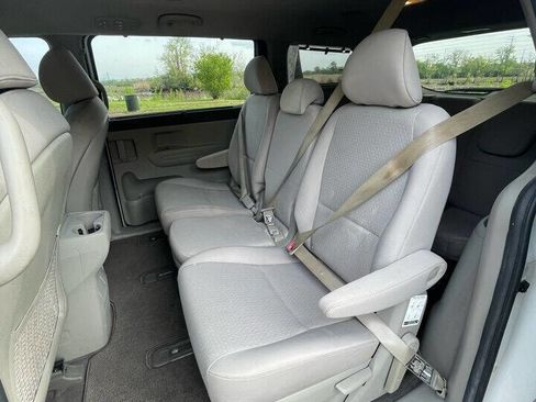Used 2016 Kia Sedona LX w/ LX Convenience Package FWD image 6