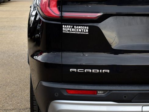 Used 2024 GMC Acadia Elevation image 10