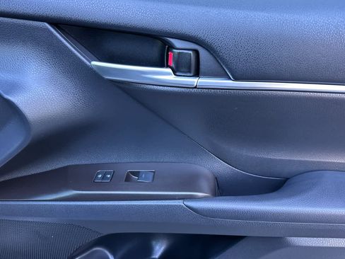 Used 2024 Toyota Camry SE image 17