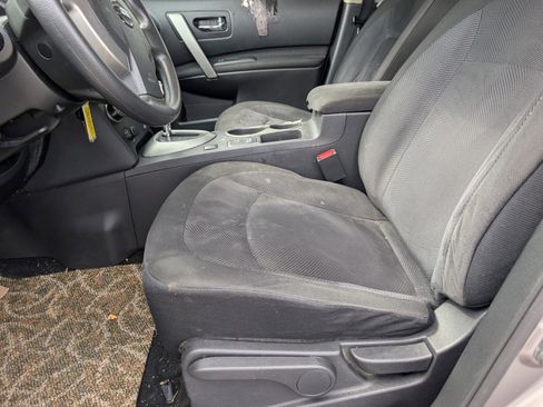 Used 2014 Nissan Rogue S image 7