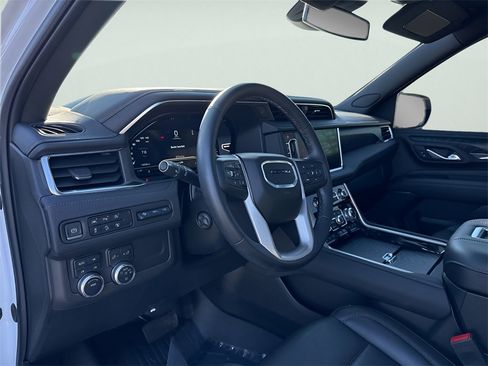 Used 2024 GMC Yukon XL Denali image 21