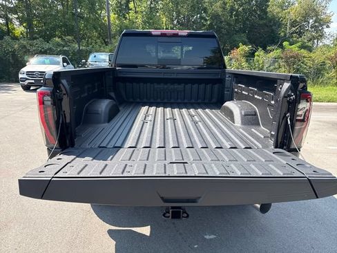 New 2026 GMC Sierra 2500 AT4 w/ AT4 Premium Plus Package AWD/4WD image 9