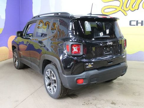 Used 2018 Jeep Renegade Latitude w/ Cold Weather Group AWD/4WD image 5