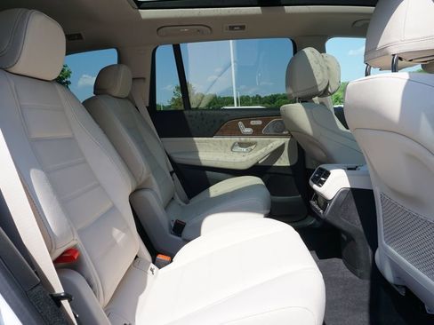 New 2026 Mercedes-Benz GLS 450 4MATIC image 42
