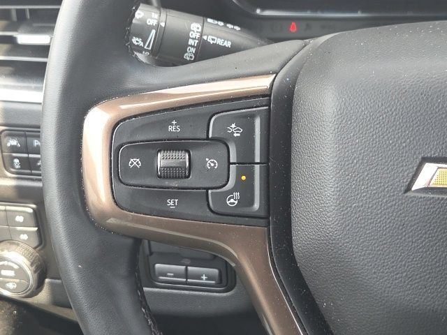 Used 2024 Chevrolet Suburban High Country AWD/4WD image 38