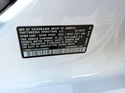 Used 2018 Volkswagen Passat 2.0T SE w/ SE Lighting Package image 32