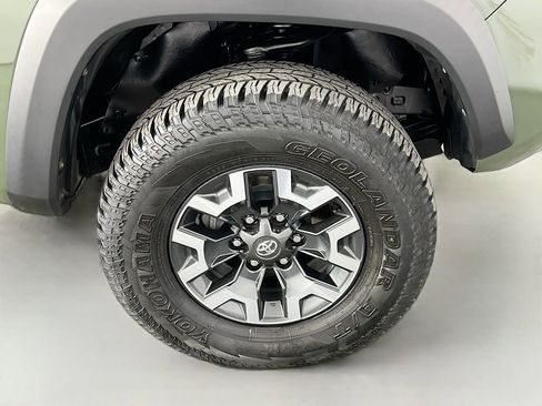 Used 2022 Toyota Tacoma TRD Off-Road image 33