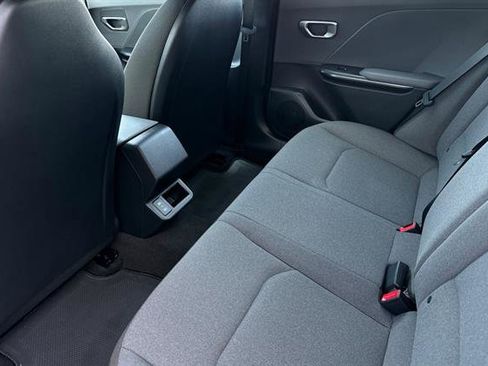 New 2025 Kia K4 LXS image 13