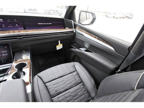 New 2026 Cadillac Escalade ESV Platinum Sport w/ LPO, ONYX Package AWD/4WD image 10