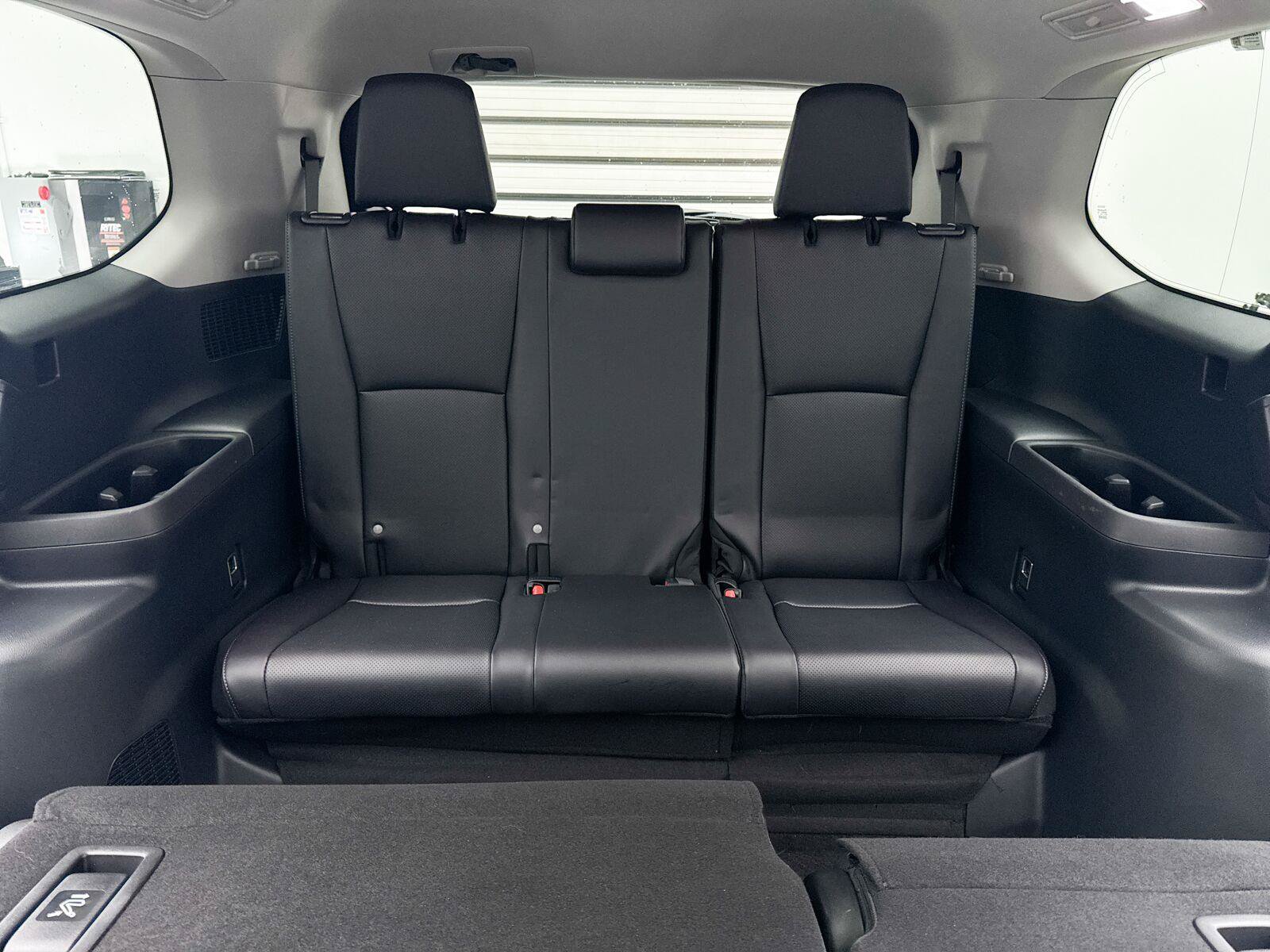 Used 2025 Toyota Grand Highlander FWD image 11