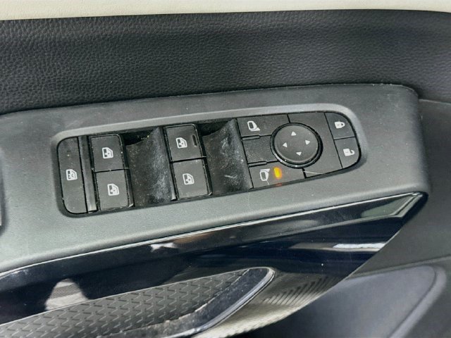 Used 2024 Nissan Pathfinder SV w/ Lighting Package (N92) FWD image 23