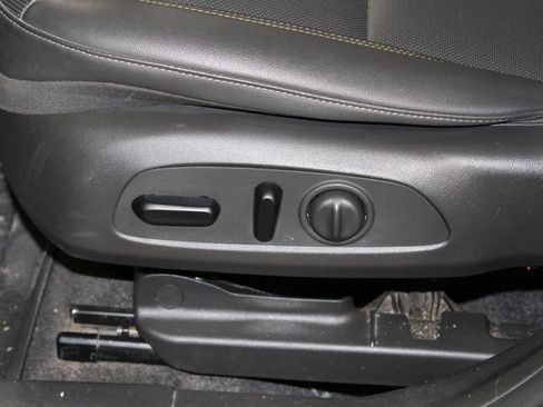 Used 2024 Chevrolet Trax ACTIV w/ Sunroof Package image 14