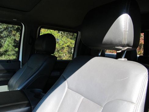 Used 2015 Ford F350 Lariat image 27