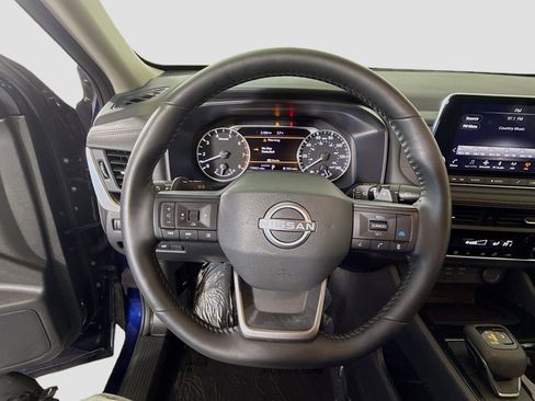 Used 2025 Nissan Rogue SV image 13