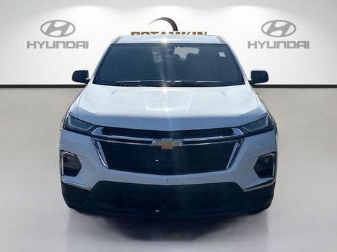 Used 2022 Chevrolet Traverse LS FWD image 2