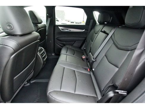 New 2025 Cadillac XT5 Luxury image 7