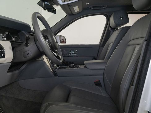 Used 2023 Rolls-Royce Cullinan AWD/4WD image 18