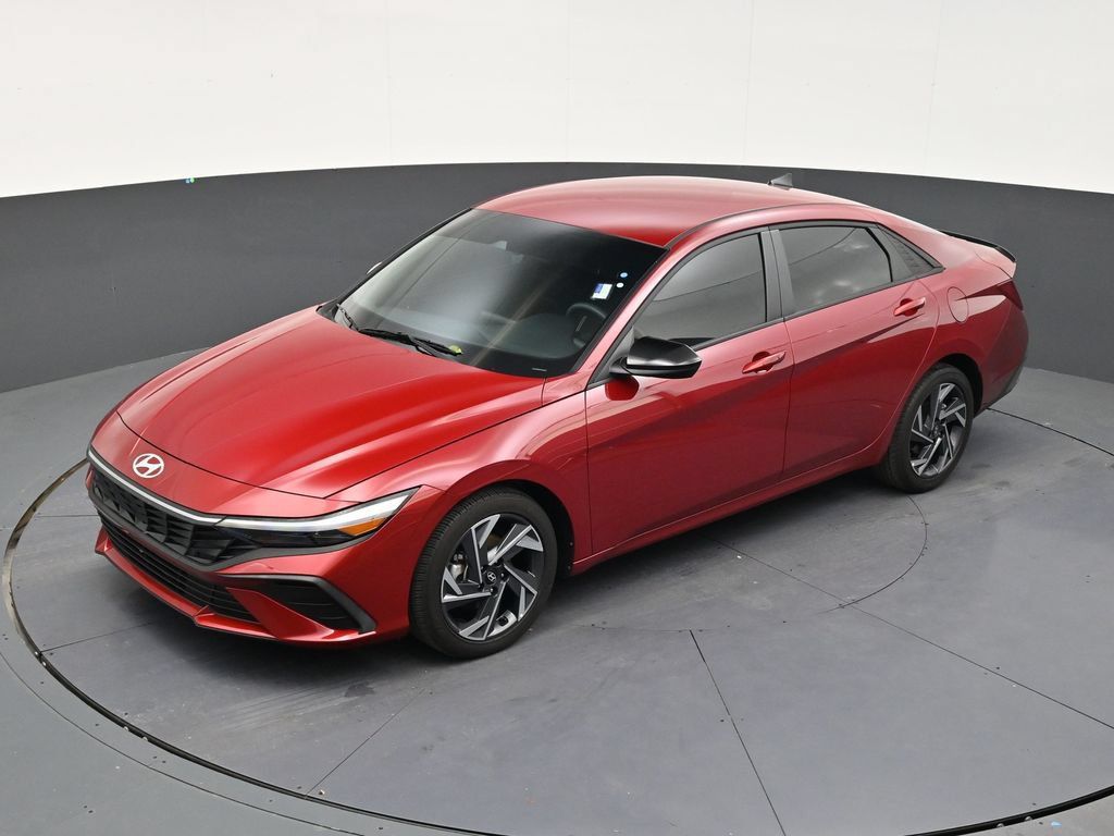 Used 2025 Hyundai Elantra Sport FWD image 12