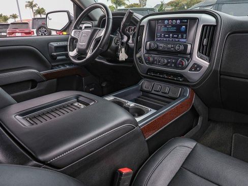 Used 2018 GMC Sierra 1500 SLT AWD/4WD image 37
