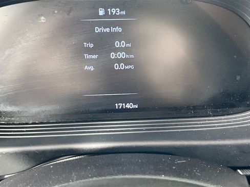 Used 2023 Hyundai Venue SE image 12