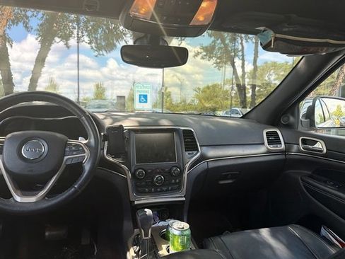 Used 2017 Jeep Grand Cherokee Limited AWD/4WD image 19