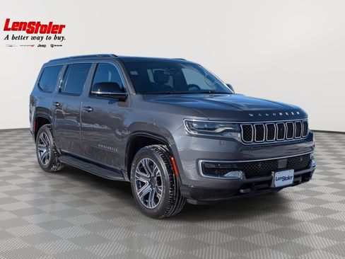 Used 2024 Jeep Wagoneer 4WD w/ Premium Group I image 7