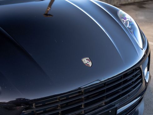 Certified 2020 Porsche Macan AWD/4WD image 15