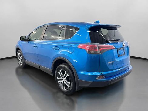 Used 2018 Toyota RAV4 LE w/ All Weather Liner Package AWD/4WD image 7