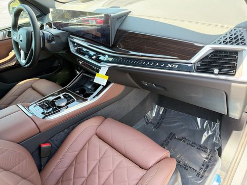 New 2026 BMW X5 xDrive50e AWD/4WD image 13