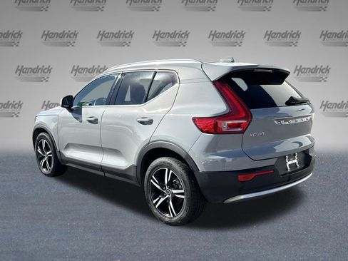 Used 2025 Volvo XC40 B5 Core image 7