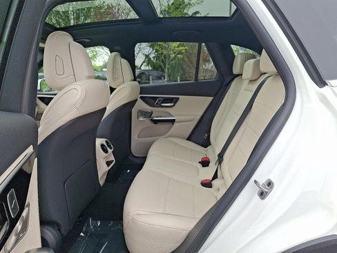 New 2026 Mercedes-Benz GLC 300 4MATIC image 8