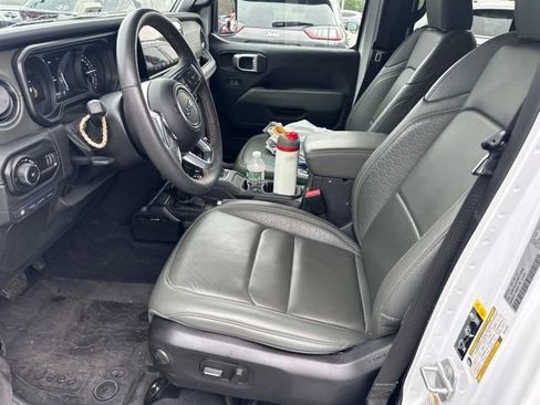 Used 2024 Jeep Wrangler High Altitude AWD/4WD image 5