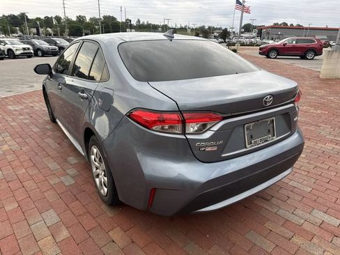 Used 2020 Toyota Corolla LE FWD image 7