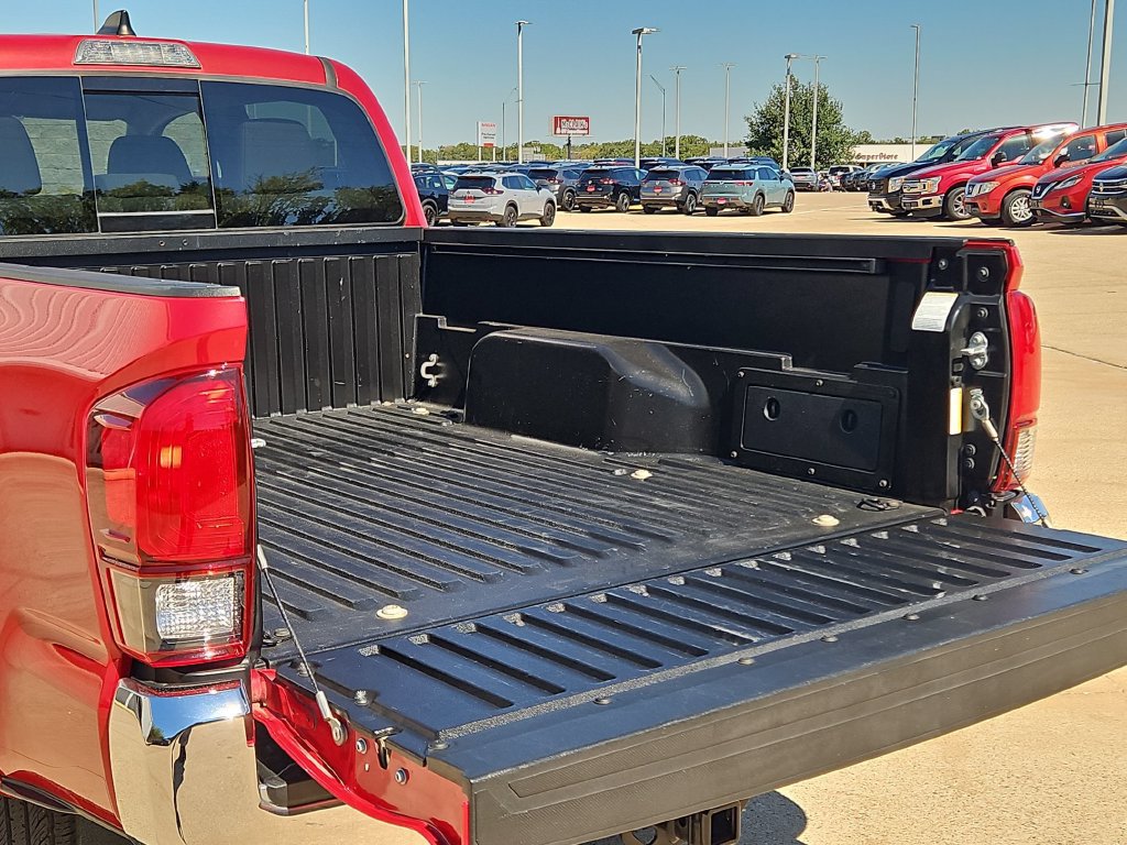 Used 2022 Toyota Tacoma SR5 RWD image 31