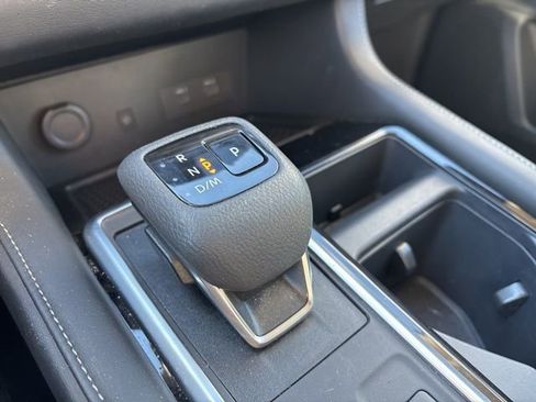 Used 2025 Nissan Pathfinder SL image 17