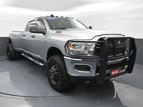Used 2024 RAM 3500 Tradesman w/ Chrome Appearance Group AWD/4WD image 3