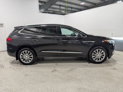 Used 2020 Buick Enclave Premium w/ Sun and Sites Package AWD/4WD image 2