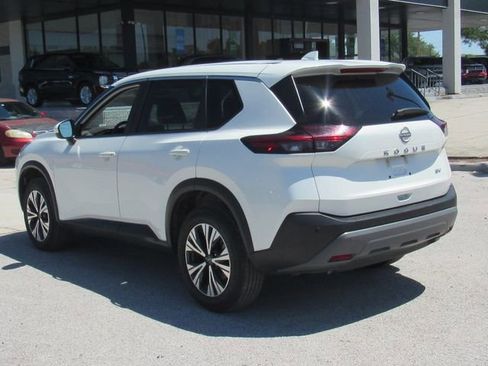 Used 2023 Nissan Rogue SV FWD image 6