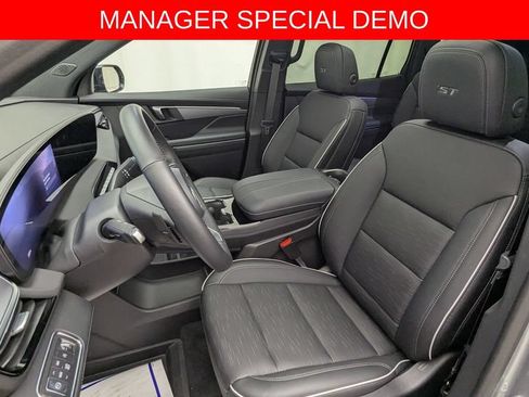 Used 2026 Buick Enclave Sport Touring w/ Power Package AWD/4WD image 29