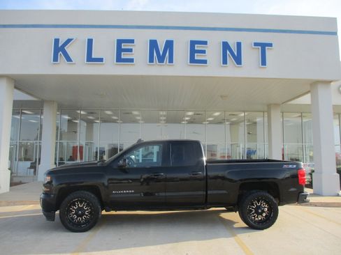 Used 2017 Chevrolet Silverado 1500 LT w/ All Star Edition AWD/4WD image 1