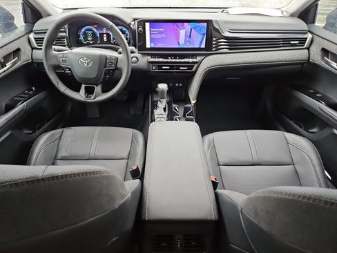 Used 2026 Toyota Camry XLE FWD image 18