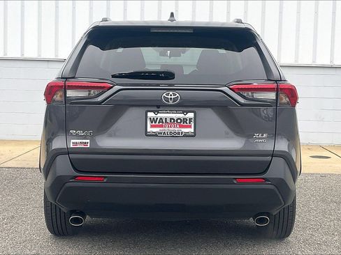 Used 2022 Toyota RAV4 XLE w/ Convenience Package image 5